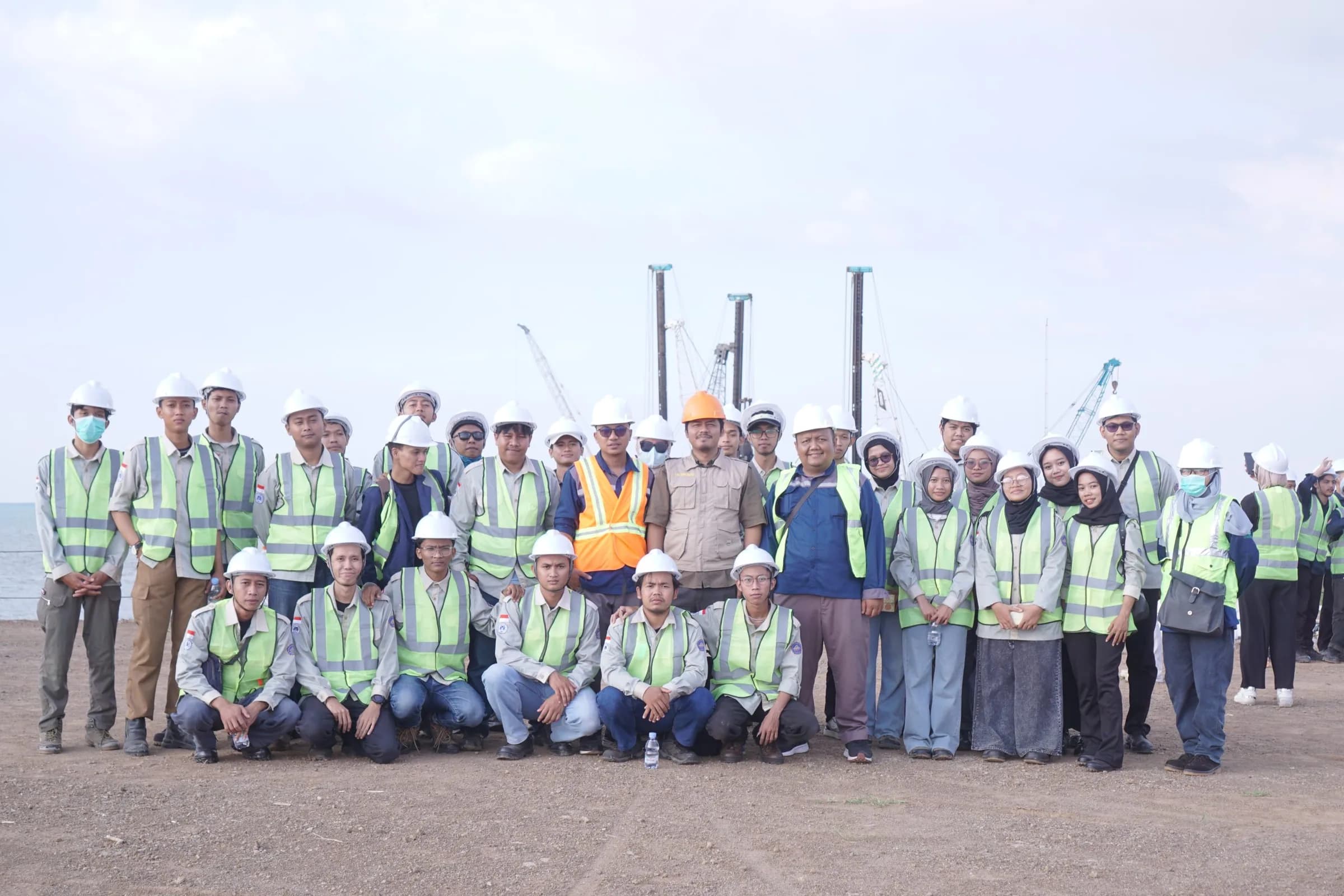 Fakultas Teknik UNIBA Surakarta Gelar Kunjungan Industri dan Kuliah Kerja Lapangan ke Graphic Packaging International dan Proyek Tol Semarang–Demak