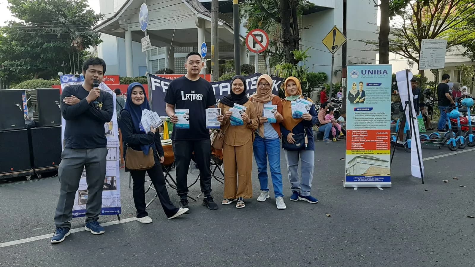 Kemeriahan Acara Bersih Kotaku Fakultas Teknik UNIBA