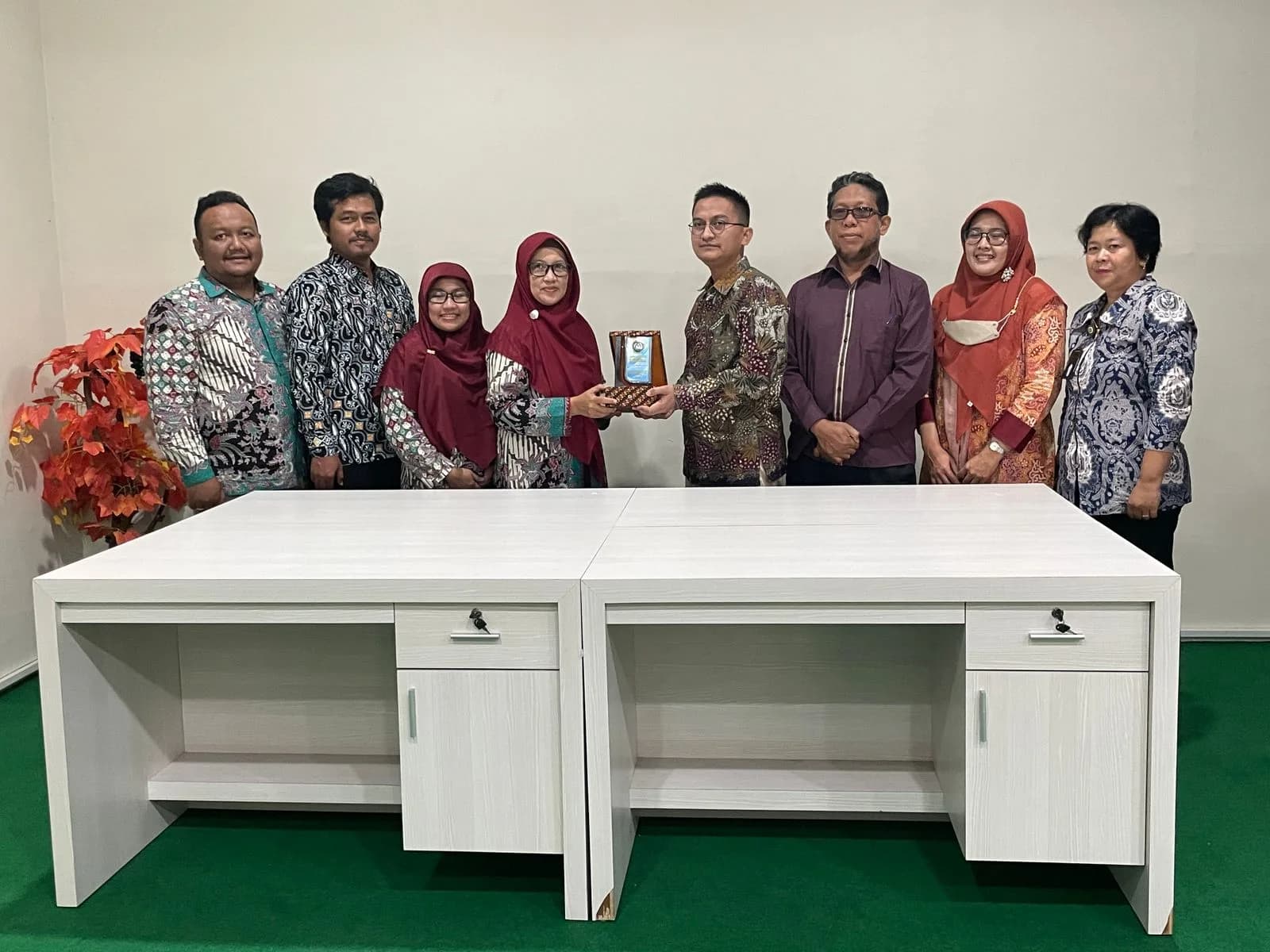 Penandatangan MoU oleh Fakultas Teknik UNIBA dengan Fakultas Teknik UNIVET Bantara Surakarta