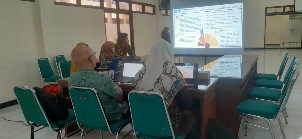 Kegiatan Monev Program Bantuan Akselerasi Pengembangan Kurikulum dan Pembelajaran Pendidikan Tinggi Mendukung Kampus Merdeka Mandiri