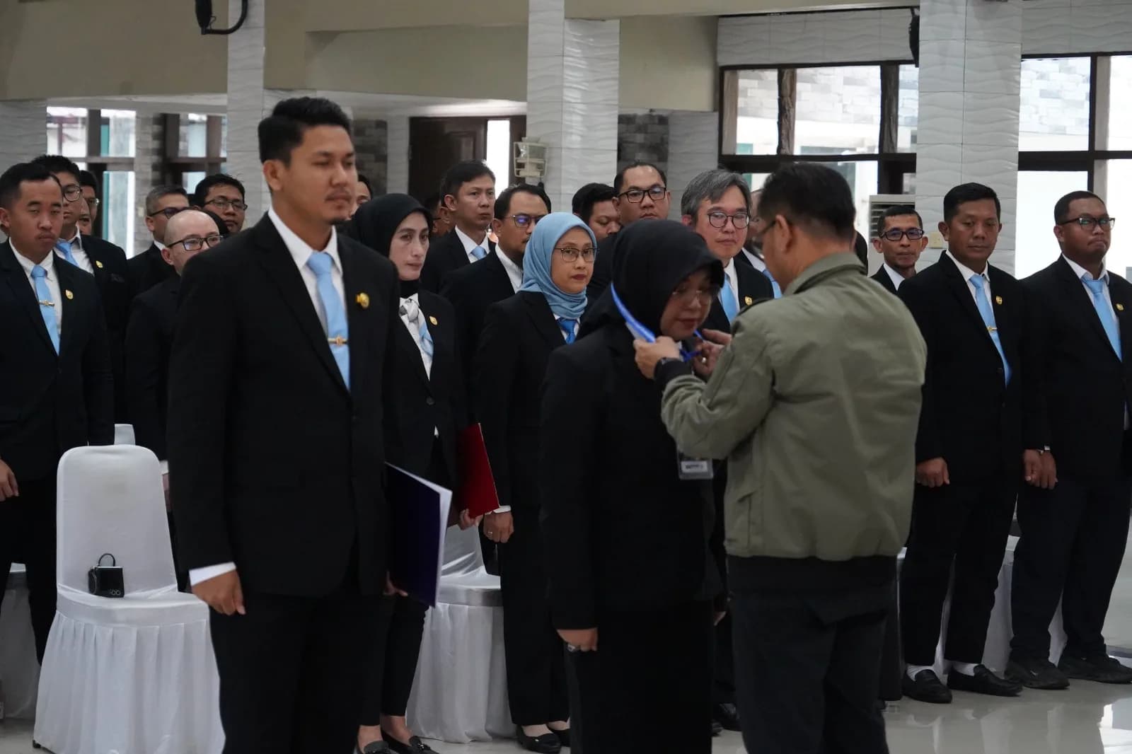 Dosen Fakultas Teknik UNIBA Surakarta Ir. Betty Hariyani, ST., MH., MT., IPM Terima PIN Ikatan Alumni dan Sertifikat Lemhannas RI